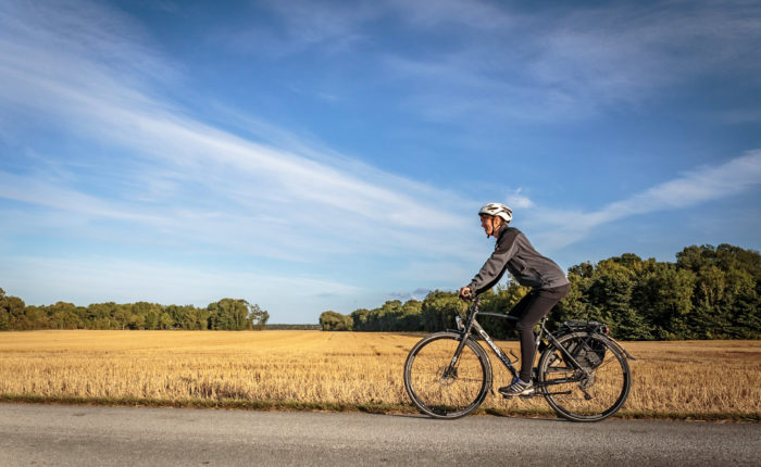 Cykla öster om Visby